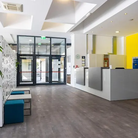 بيت شباب Kampus سبليت